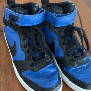Nike Kids Black and Blue Sneakers